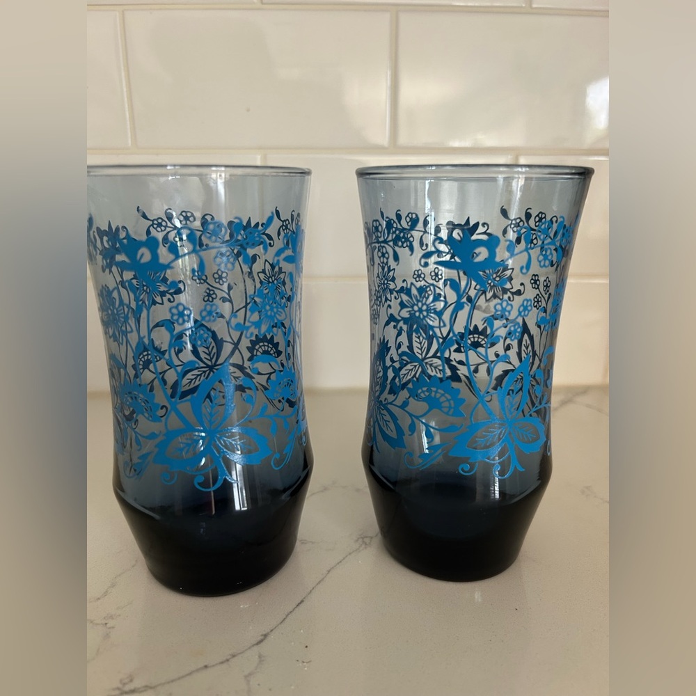 2 Vintage Libbey Tall Drinking Glasses Blue Floral Flowers Leaf Vine 5.5”